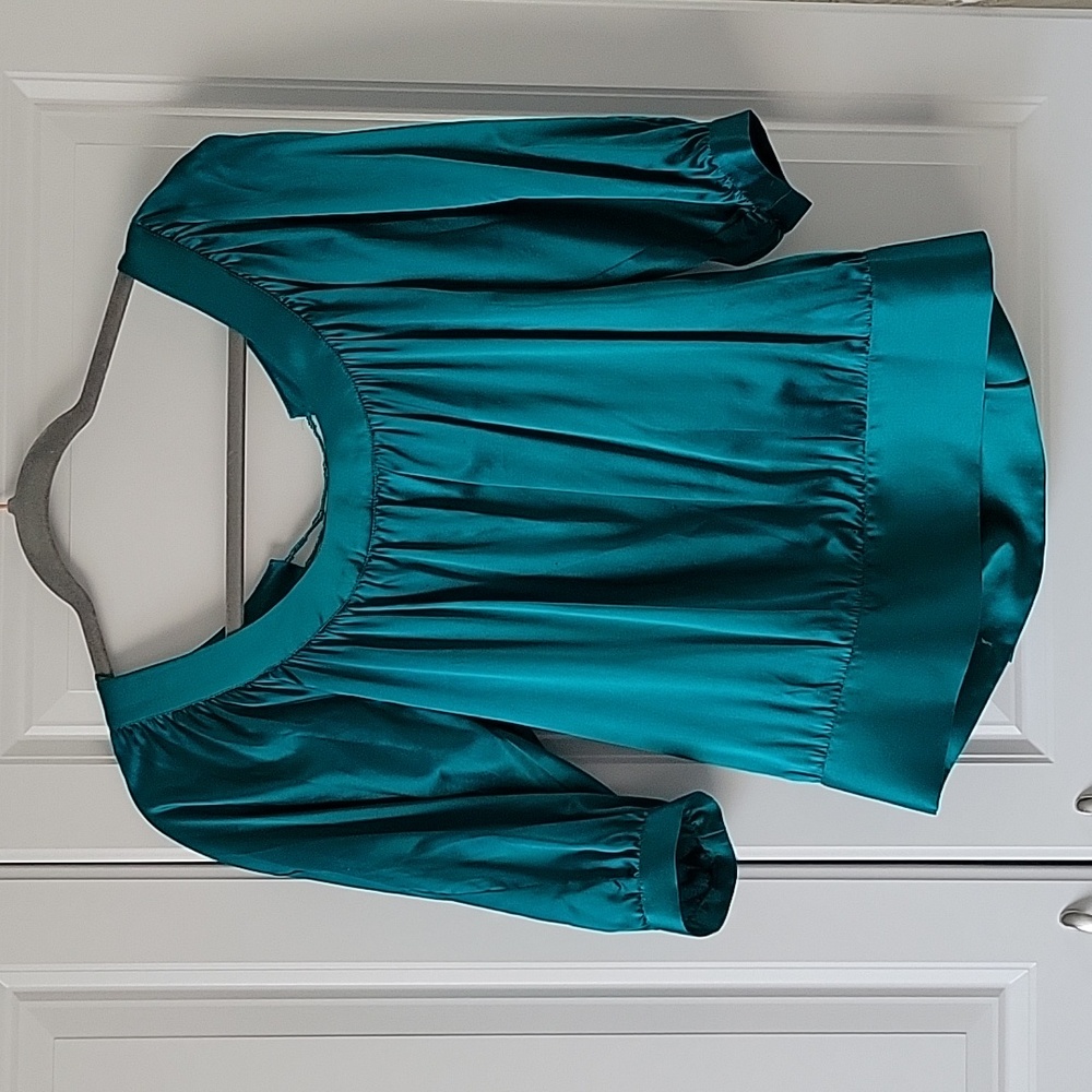 Guess silk blouse - open exposed back with beaded detailing size XS teal color